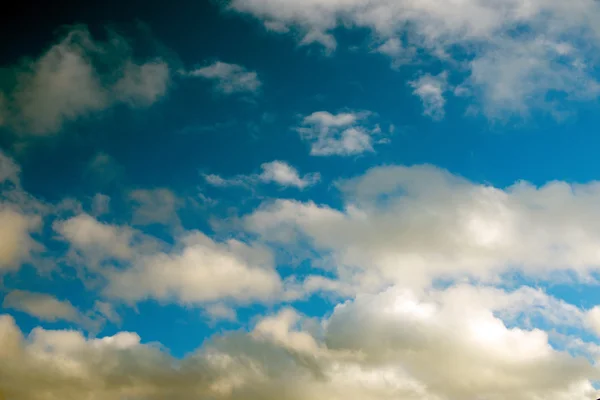 Blue sky with clouds — Stock Photo, Image