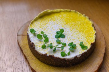 Vejetaryen fıstıklı kek. Limon ve çikolatalı kaju turtası.