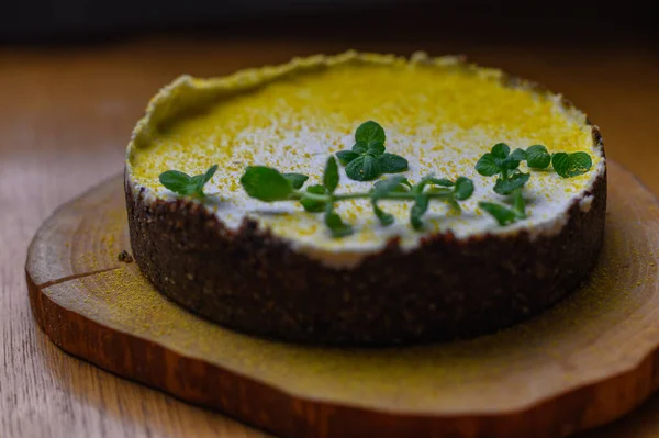 Bolo de nozes Vegan. Arroz de caju de limão e chocolate — Fotografia de Stock