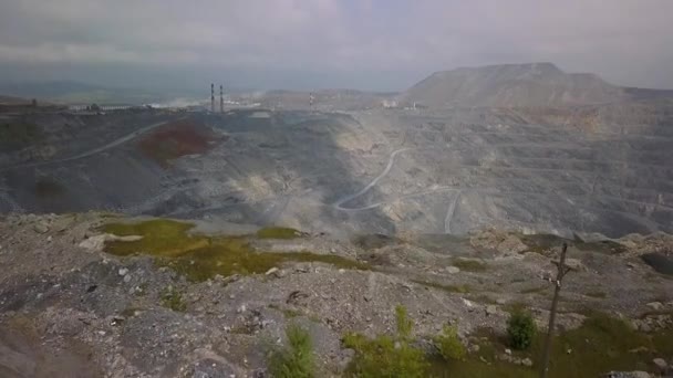 Cantera minera a cielo abierto para la extracción de magnetita de piedra de hierro Ores — Vídeos de Stock