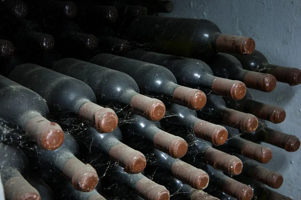 Eski şarap şişeleri — Stok fotoğraf