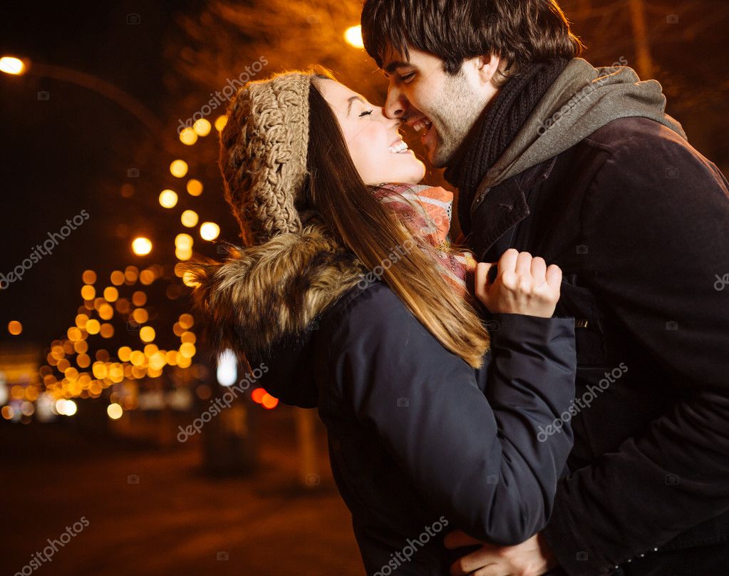 Pareja noche fotos de stock, imágenes de Pareja noche sin royalties | Depositphotos Pareja noche fotos de stock, imágenes de Pareja noche sin royalties | Depositphotos