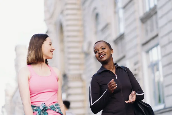 Cheerful Smiling Friends Sportswear Walking Sport Session City Discussing Having — Stock Photo, Image