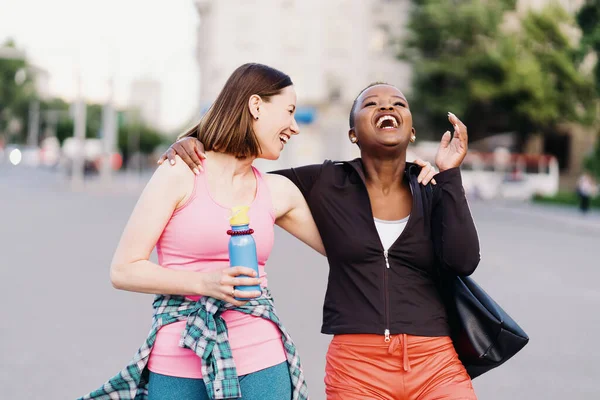 Cheerful Smiling Friends Sportswear Walking Sport Session City Discussing Having — Stock Photo, Image