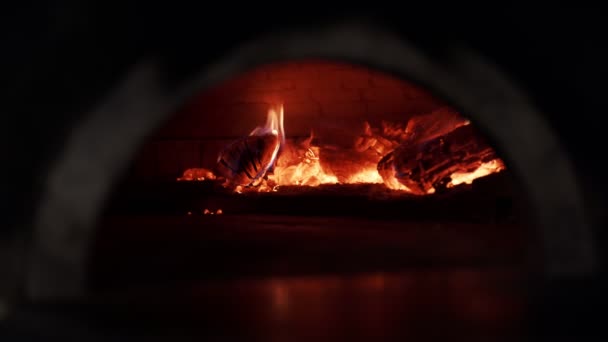 Καύση Ξύλου Στο Φούρνο Παραδοσιακός Φούρνος Αυθεντικός Ιταλικός Φούρνος Αρχικός — Αρχείο Βίντεο