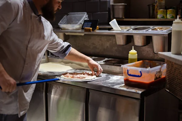 Pizza Making Process Male Chef Hands Making Authentic Pizza Pizzeria — Stock Photo, Image