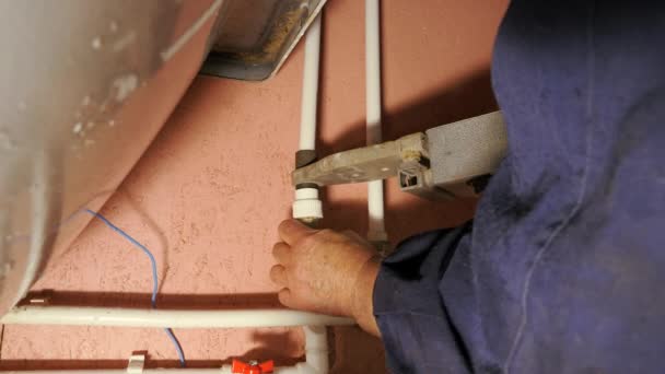 Soldering of propylene pipes for water supply. Home plumbing, installation. — 图库视频影像