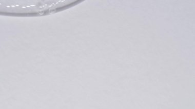 Şeffaf kozmik sıvı. Kabarcıklı jel dokusu.