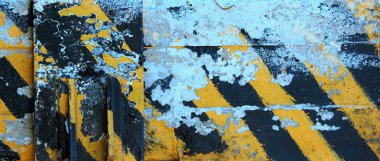 terk edilmiş binada