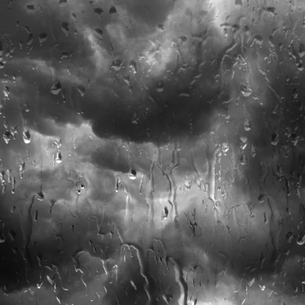 Imagen de fondo gris lluvioso con nubes —  Fotos de Stock