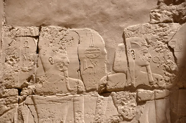 Egipto murales de faraón en la pirámide — Foto de Stock