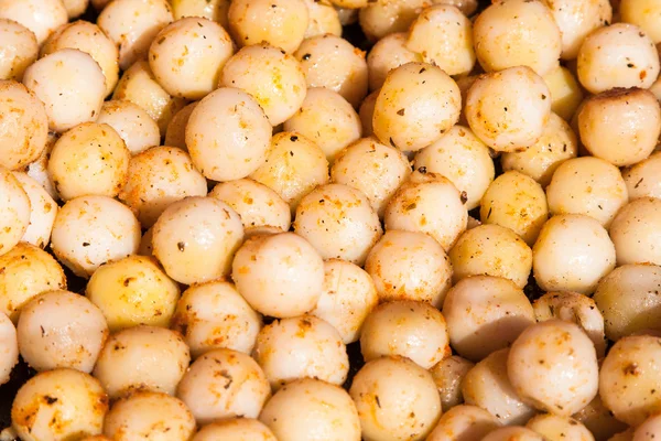 Många roast runda små potatis — Stockfoto