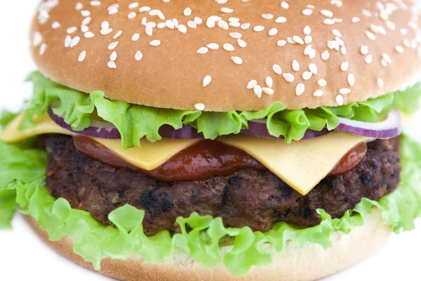 Hambúrguer close-up com costeleta de carne e ketchup — Fotografia de Stock