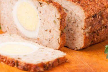 eti ekmek köfte Türkiye ahşap tahta üzerinde