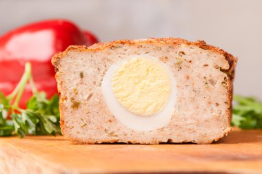 eti ekmek köfte Türkiye ahşap tahta üzerinde