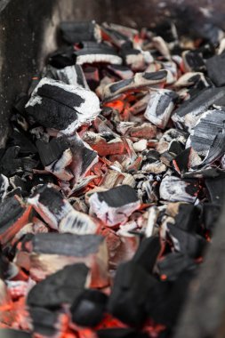 sıcak charcoals Barbekü içinde yukarıya kapatmak