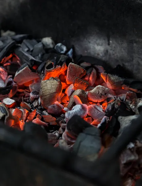 Gorąco z bliska węgiel w grill — Zdjęcie stockowe