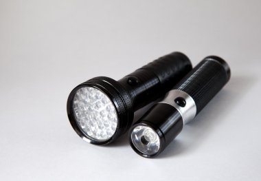 üzerinde açık renkli el feneri