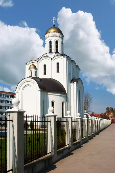 Церковь Св. Владимира в летний день — стоковое фото