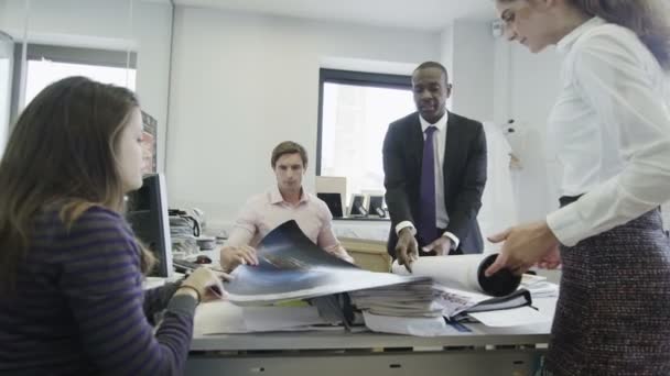 Reunião da equipe de negócios criativa jovem — Vídeo de Stock