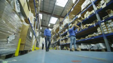 erkek işçiler ambar veya fabrika takımı