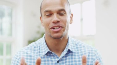 neşeli adam video sohbet