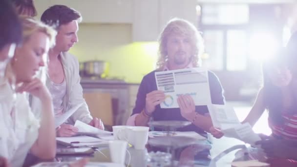 Équipe d'affaires en réunion 