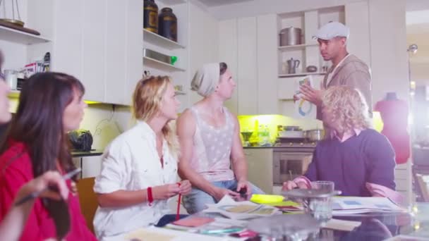 Équipe de conception créative en réunion d'affaires 