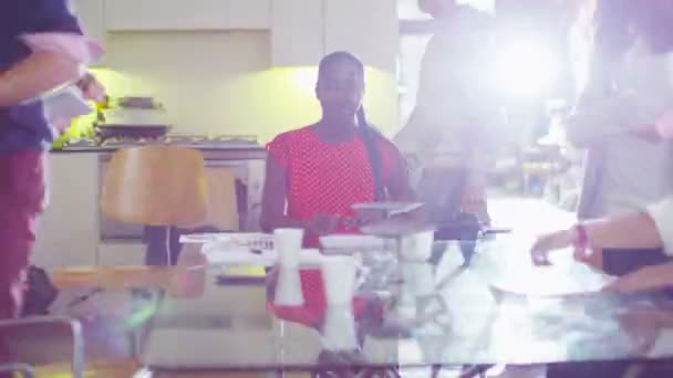 Groupe d'affaires en réunion 