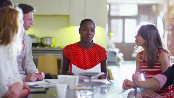 Equipo de negocios en reunión — Vídeo de stock