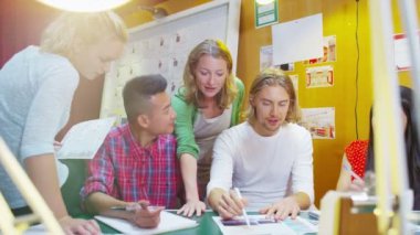 yaratıcı Office iş takım toplantısı