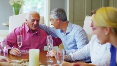 Aile gıda paylaşımı & şarap içme