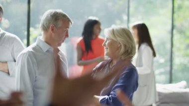 Olgun çift sohbet ve flört