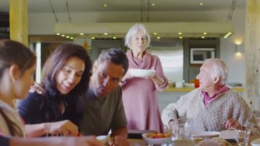 evde yemek aile grubu