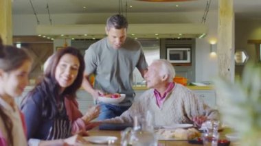 evde yemek aile grubu