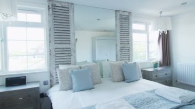 en-suite banyolu şık yatak