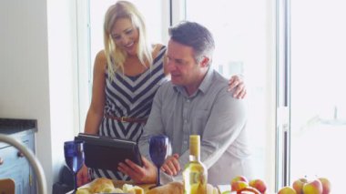 bilgisayar tablet ile Çift.