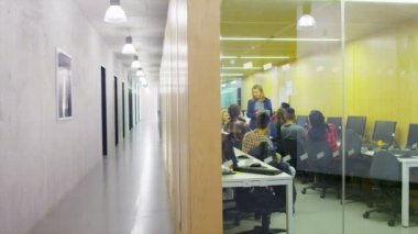 kadın öğretmen grup üniversite öğretim