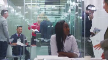 ofisinde toplantıda iş takım.