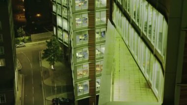 Londra manzarası ve bir şehir ofis geceleri dış görünümü