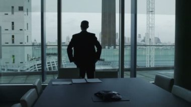 başarılı bir iş adamı yalnız düşüncelerini Londra şehir Office ile