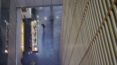 Resepsiyon alanında büyük ofis binası