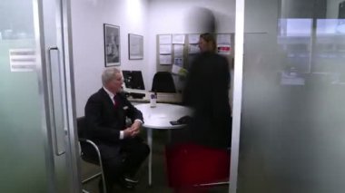 birlikte çalışma meşgul ofis çalışanları