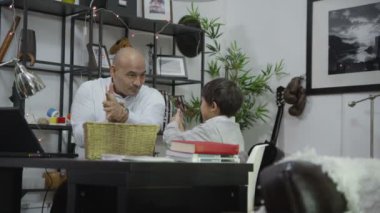 Baba oğul el öğretmek hüner