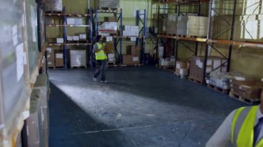 iki ambar çalışanları stok kontrol