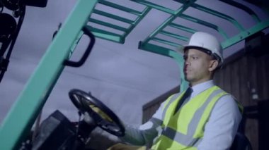 forklift kamyon şoförü kamyon manevra
