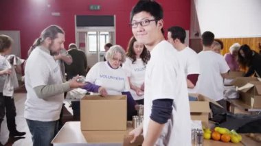 mutlu etmek vermek tabela kamera için erkek sadaka işçi tutar