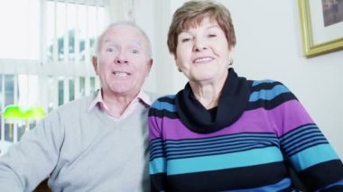 yaşlı çift görüntülü sevdiklerini ile sohbet