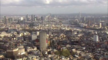 yukarıda city of london ve thames Nehri panoramik havadan görünümü