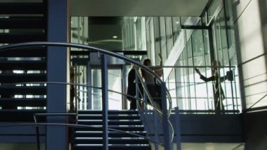 iş adamı ve iş kadını beşlik her